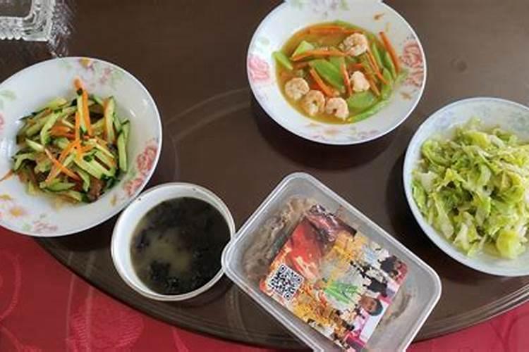 正月初一是什么节日吃什么东西