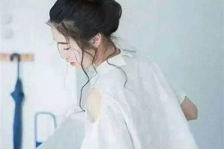 梦到一头牛朝自己走过来