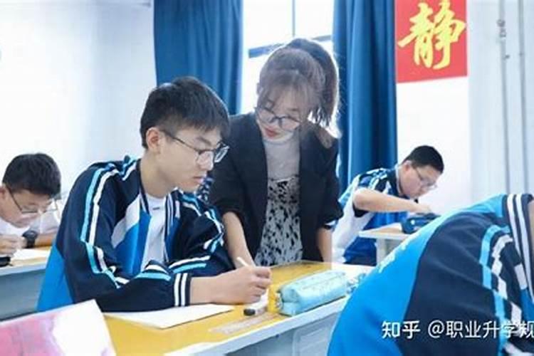 梦见儿子没考上大学？