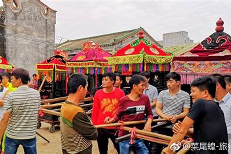 生男孩子要摆点灯宴