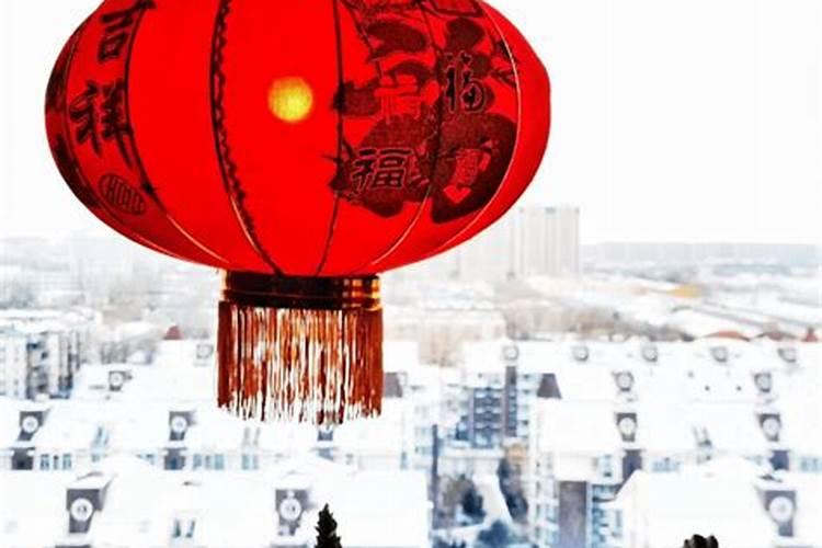 1988年农历07月17日早上7点40分五行属什么？