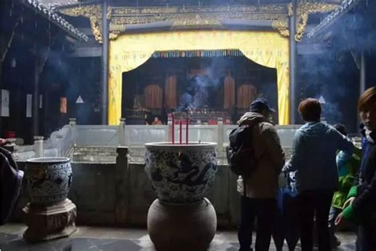 跟我好了一个月的男友突然告诉我当初跟我在一起是冲动, 不合适提出...