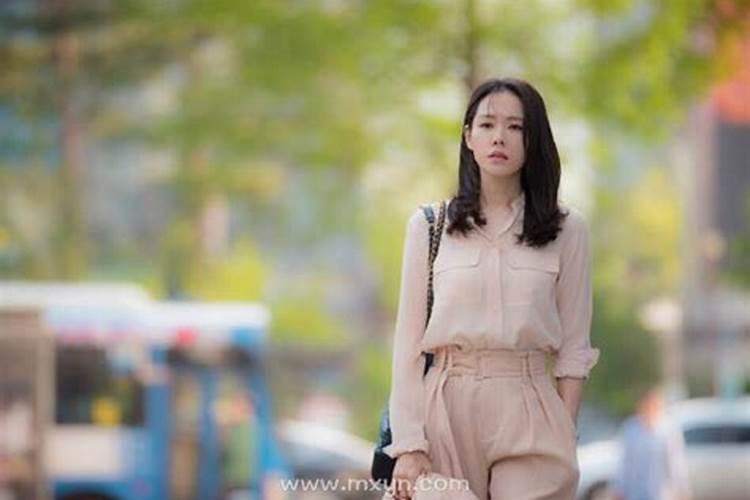 梦死去的姐姐带走我娃娃是什么意思？