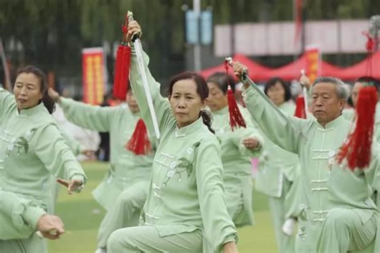 安葬择吉日的正确方法