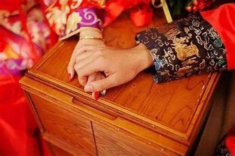 两个人婚前算八字不合怎么办 怎么化解？