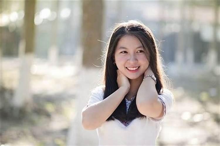 梦见活着的表妹死了是什么意思