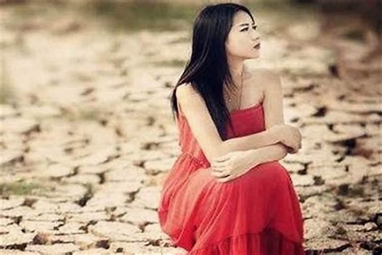 女人梦到好多蛇还被咬有什么含义