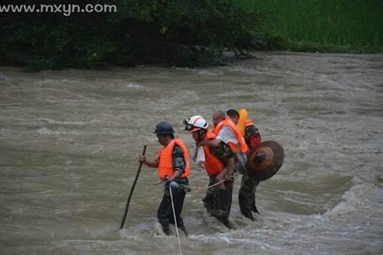 梦见陌生男人追着我跑什么意思？