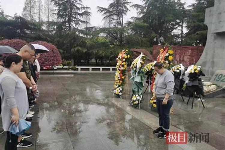 梦见前任女友和现任女友的预兆
