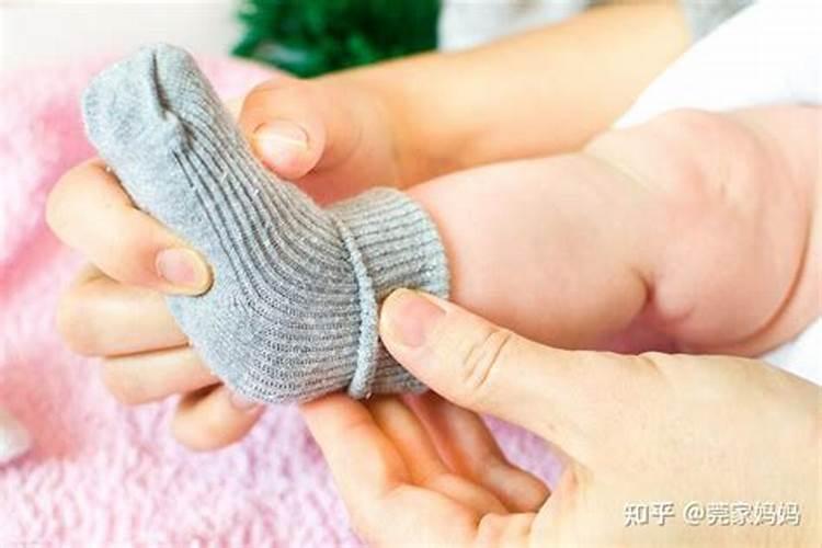 梦见自己老婆和别人亲热的预兆