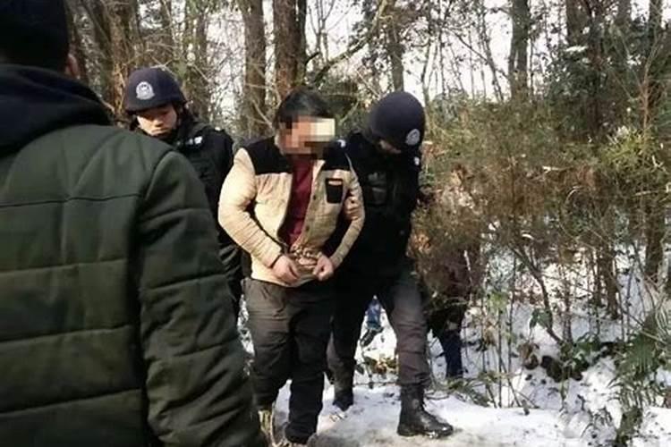 梦见大水漫过公路缓缓流淌