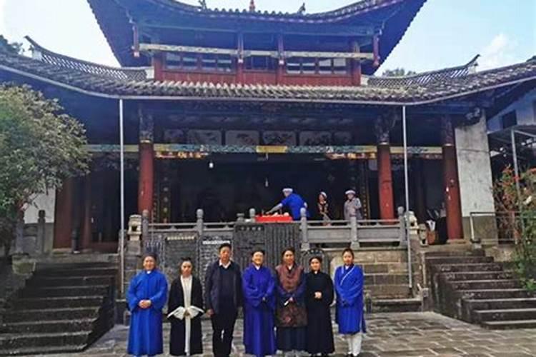 请高人帮助提供云南自助游攻略!万分感谢!