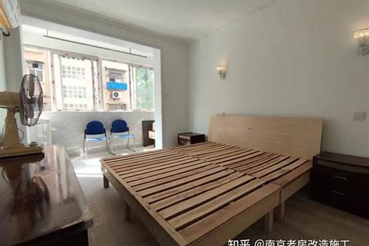 老公出轨自己大哭