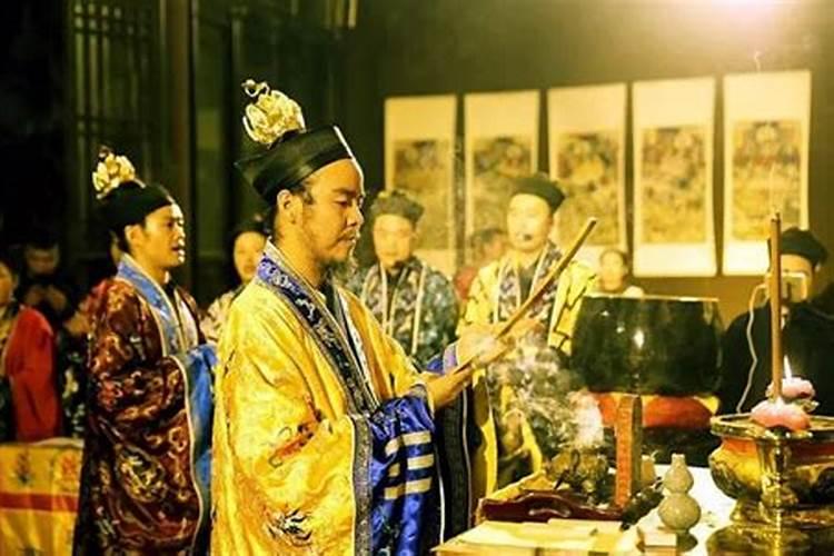 八字合婚 属牛女与属鸡男婚姻相配吗？