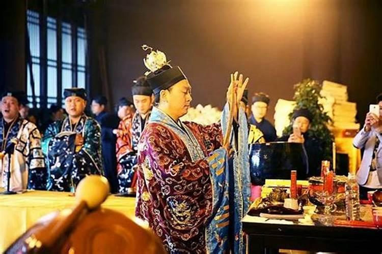 给冤亲债主的回向文应该怎样写？