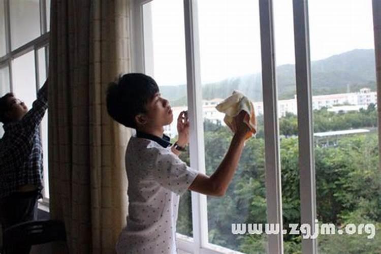 71年属猪人在2025年的详细运势是什么？