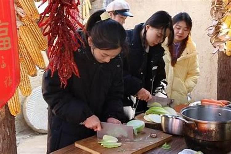 梦见前男友向自己闺蜜表白是什么意思