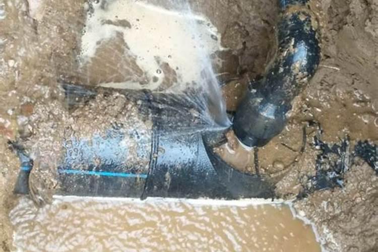 梦见水管漏水满地都是预示着什么