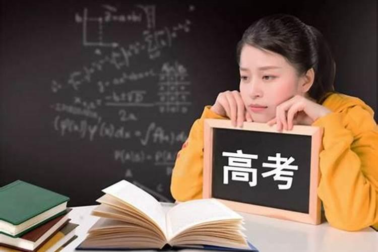 梦见洗澡忘记关门被别人看到的预兆