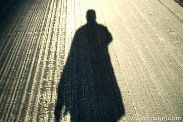 梦见和死人谈话的预兆