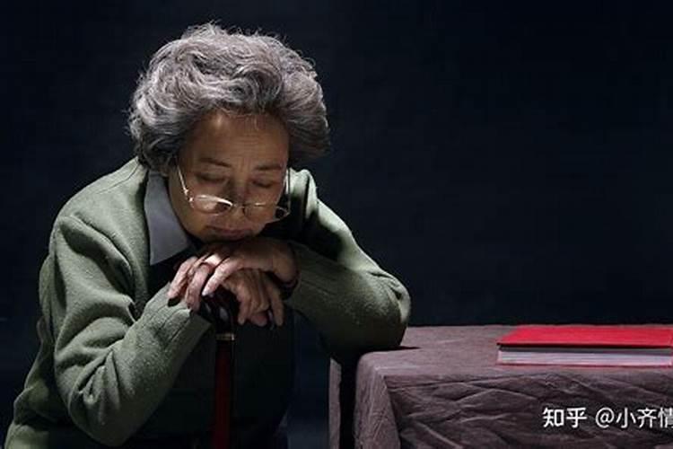 租客回家过年房间被设成灵堂,房东的行为合理吗？