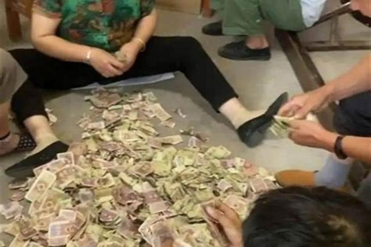 女人梦到生小孩好不好 周公解梦女人梦到生小孩