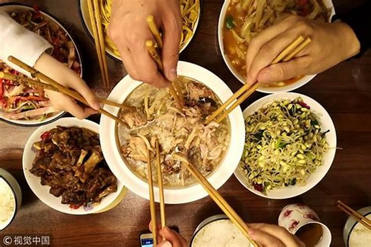 梦到别人吃饭没有我的,梦到别人都吃饭自己没碗