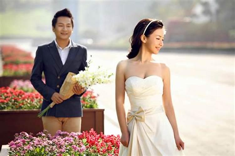 梦见梦嫂子跟哥哥闹离婚的预兆