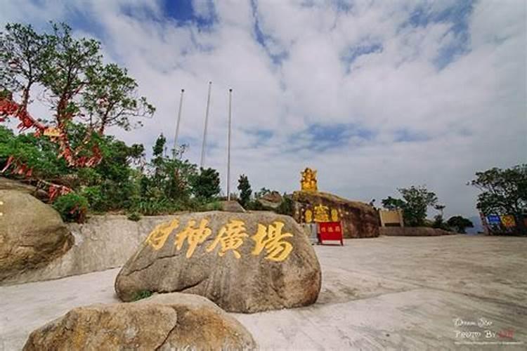 石卡雪山为什么叫财神山