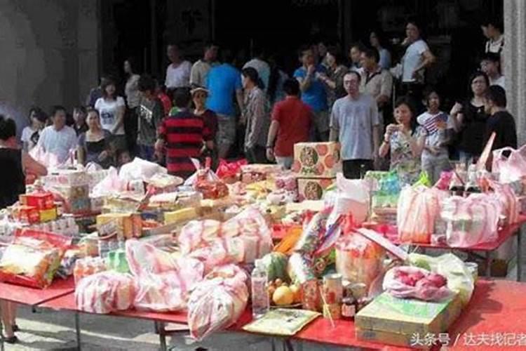 梦见自己一个人走在漆黑的路上的预兆