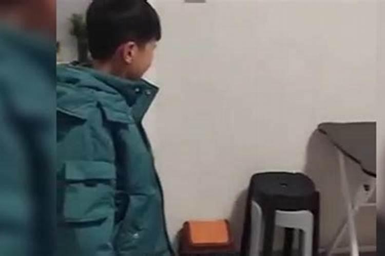 梦见自己和家人在河里游的预兆