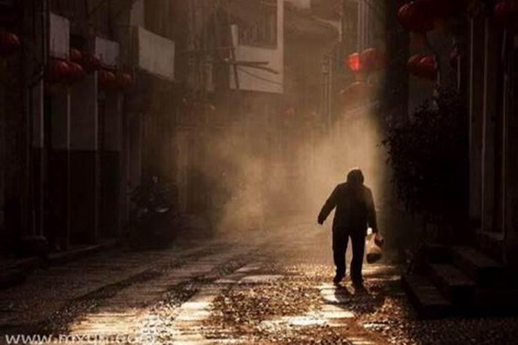 梦见过世外婆活过来的预兆