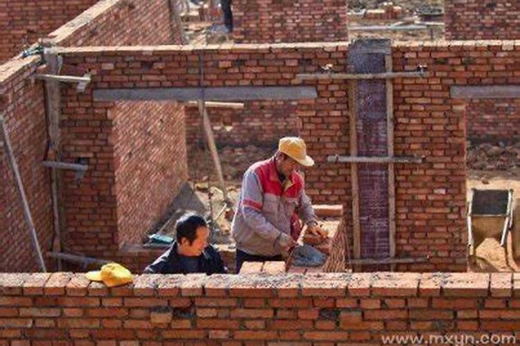 梦见大水漫路无法通过预示什么