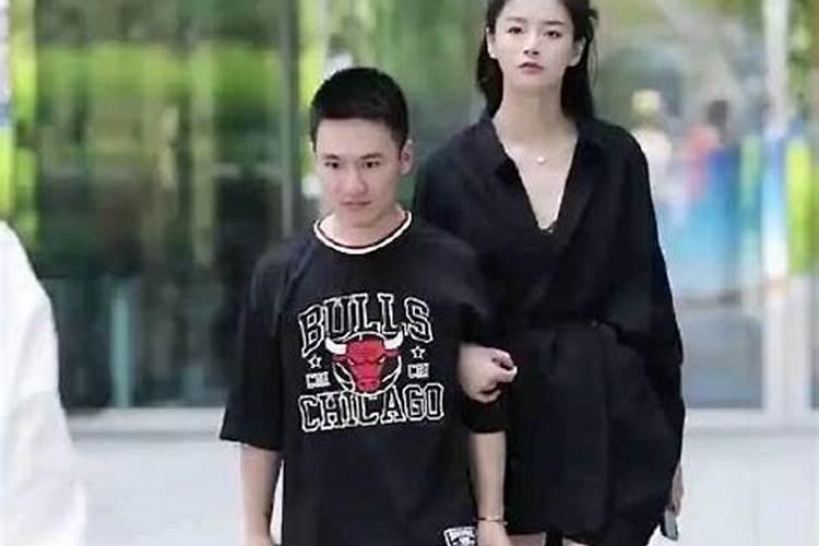梦见我爱的人比我高的预兆