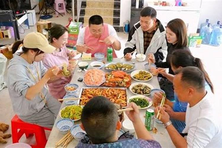 梦见舅舅来家做客的预兆