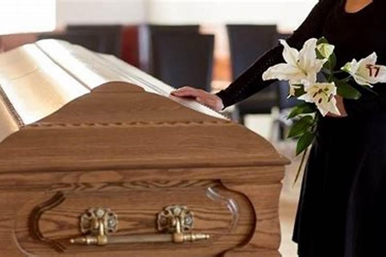 梦见奶奶死了办丧事的预兆