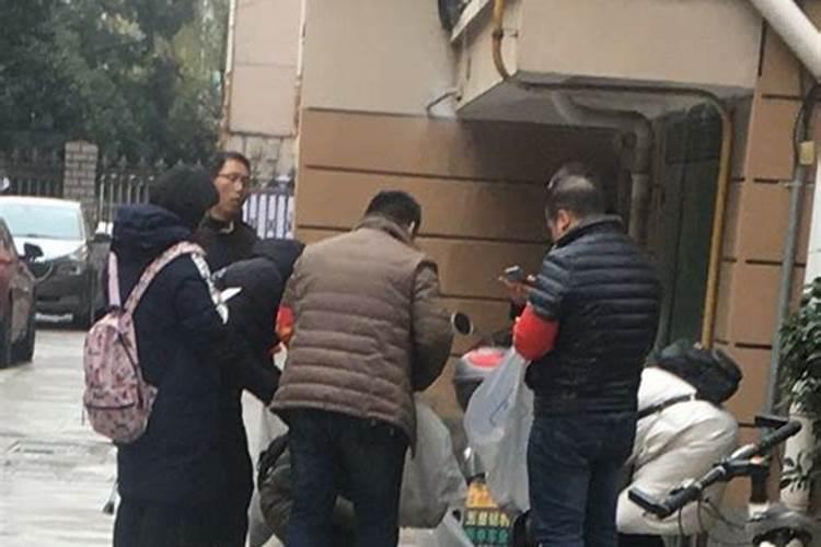 属鸡命最好的3个出生时辰和月份,官财两旺,注定是人中龙凤!