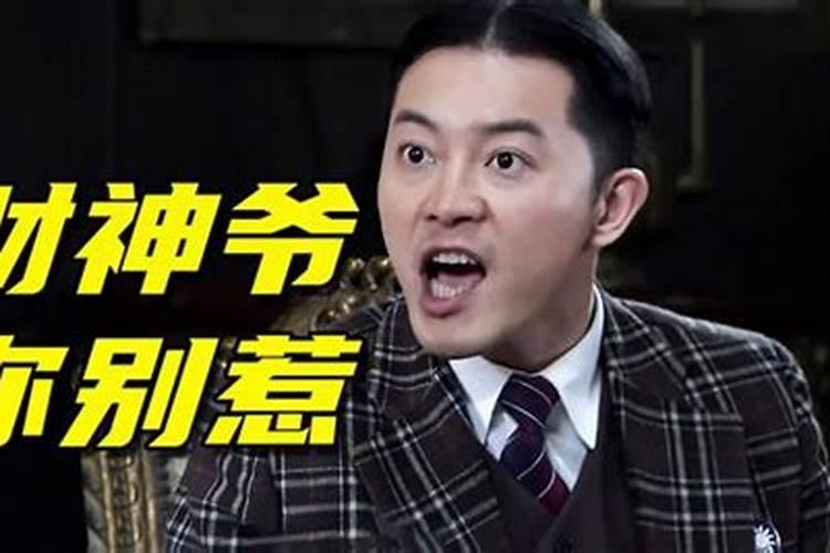 梦见野猫跳到肩膀上是什么意思？