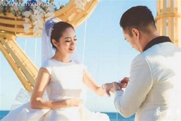梦见老公要离婚和别的女人在一起