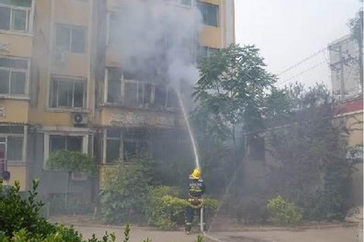 梦见邻居家着火了扑灭