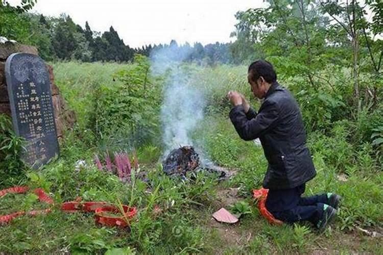 七月十五上坟带几样供品