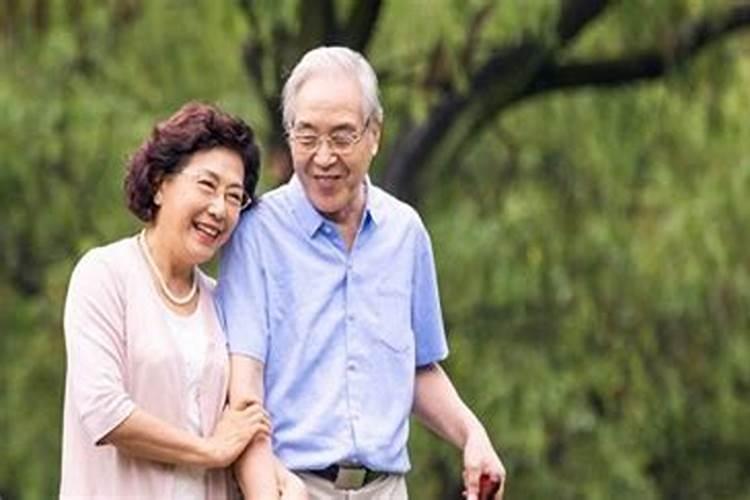梦见死去多年的奶奶不开心