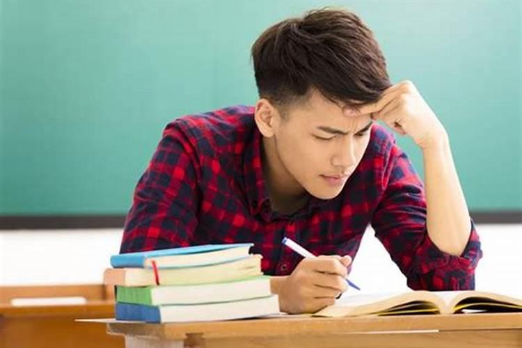 如果家中有小孩正要参加考试,要注意东北方位的风水布局,摆放什么比较...