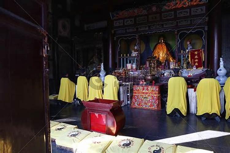 诸葛亮隐居地点一个是河南南阳卧龙岗一个是湖北省襄樊市隆中,哪个正 ...