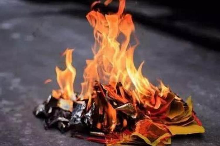 第一年去世的人七月十五要祭奠么？