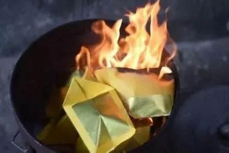 ...外地人想在七月十五焚香烧纸纪念亲人,谁知道得去苏州的什么地方啊...
