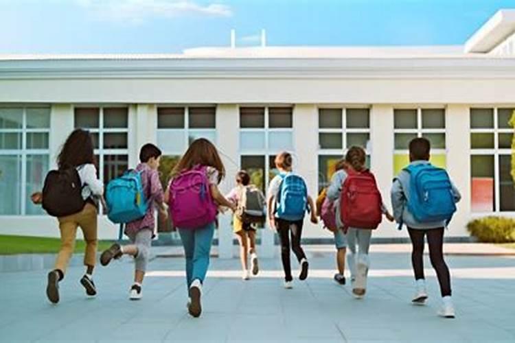 做梦梦到重返学校预示着什么