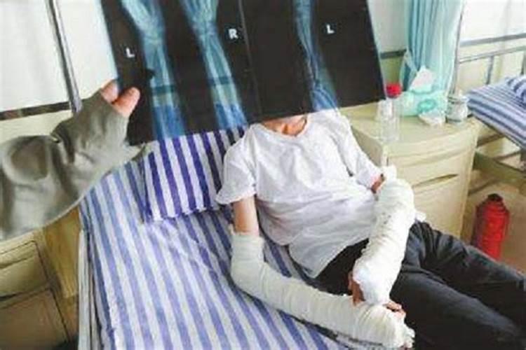 梦见活着的表弟死了是什么意思