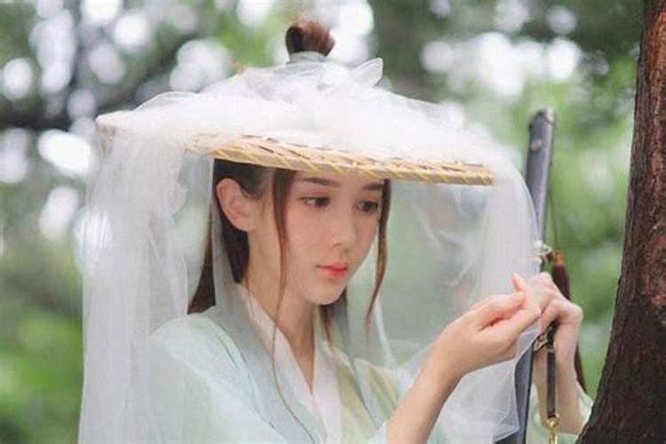 马道婆是贾宝玉的寄名干娘,她为何要害死宝玉？