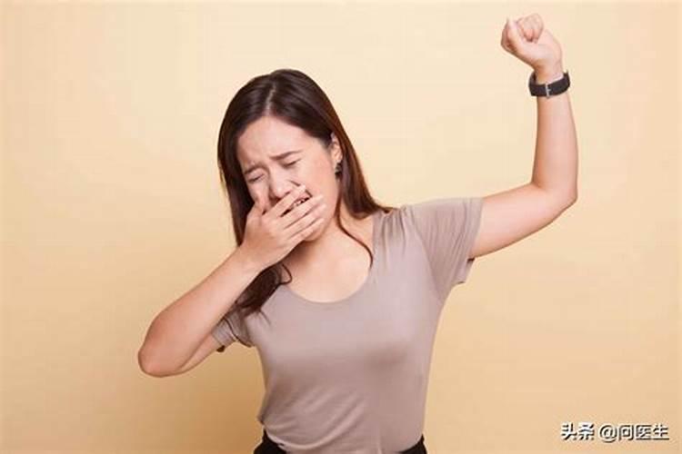 梦见抬着死去人的棺材。突然裂开,看见了死人的头部？